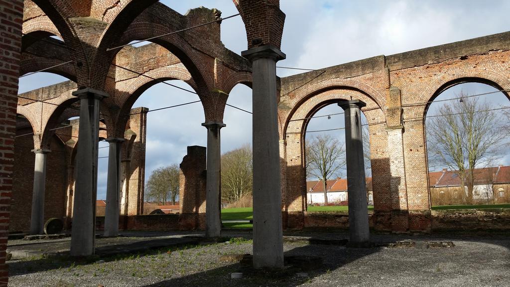 Aux Charmes De La Campagne Villa Hautrage Bagian luar foto
