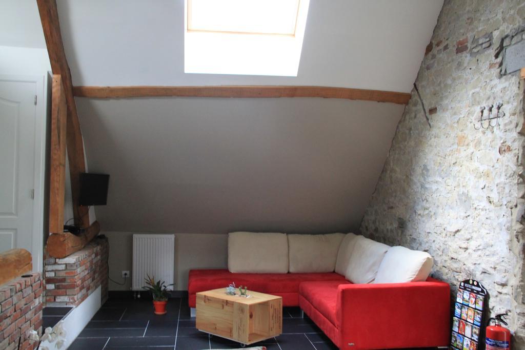 Aux Charmes De La Campagne Villa Hautrage Bagian luar foto