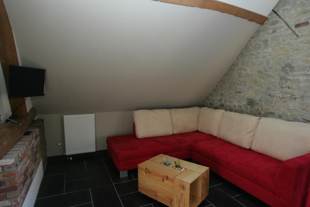 Aux Charmes De La Campagne Villa Hautrage Bagian luar foto